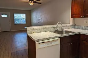 8304 Bardmoor Blvd, Seminole, FL 33777 - Photo 9