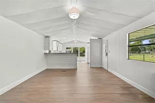 8719 S Meadowview Cir, Tampa, FL 33625 - Photo 21