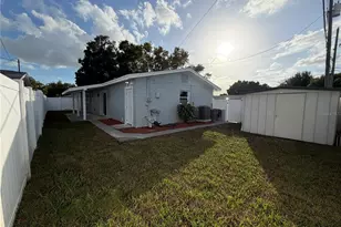 1901 57th St N, Saint Petersburg, FL 33710 - Photo 17