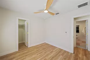 16611 Round Oak Dr, Tampa, FL 33618 - Photo 39