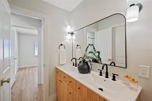 16611 Round Oak Dr, Tampa, FL 33618 - Photo 37