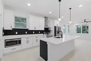 926 11th Ave S, Saint Petersburg, FL 33705 - Photo 17