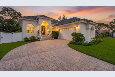 815 59th Avenue NE, Saint Petersburg, FL 33703 - Photo 1