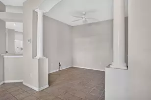 19122 Doves Landing Dr, Tampa, FL 33647 - Photo 11
