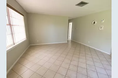 10569 Dixon Drive, Seminole, FL 33772 - Photo 7