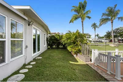 191 175th Avenue E, Redington Shores, FL 33708 - Photo 13