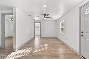 2110 E Ellicott St, Tampa, FL 33610 - Photo 3