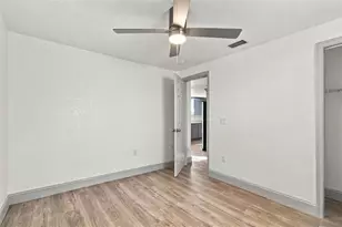 2110 E Ellicott St, Tampa, FL 33610 - Photo 11