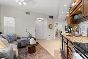 100 4th Ave S, Saint Petersburg, FL 33701 - Photo 17