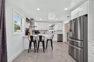 1689 Pennsylvania Ave NE, Saint Petersburg, FL 33703 - Photo 13