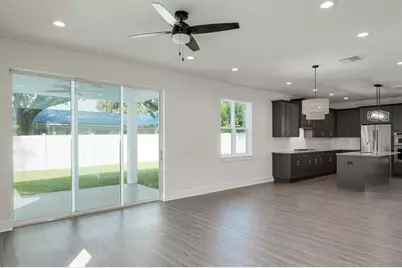 2076 Paragon Circle W, Clearwater, FL 33755 - Photo 15