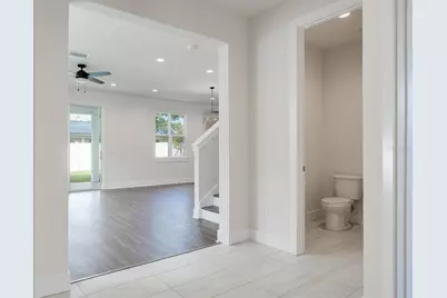 2076 Paragon Circle W, Clearwater, FL 33755 - Photo 13