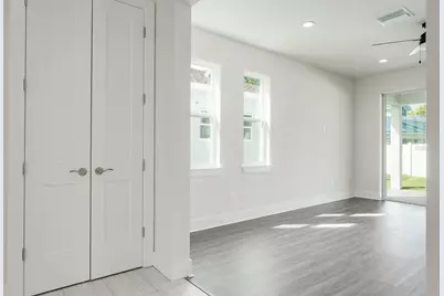 2076 Paragon Circle W, Clearwater, FL 33755 - Photo 11
