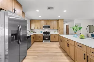 213 Park St N, Saint Petersburg, FL 33710 - Photo 17