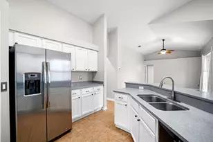 18113 Palm Breeze Dr, Tampa, FL 33647 - Photo 11