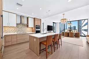 301 1st St S, Saint Petersburg, FL 33701 - Photo 9