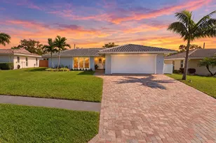 10469 Imperial Point Dr E, Largo, FL 33774 - Photo 1