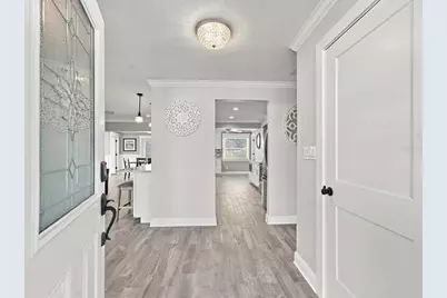 10469 Imperial Point Drive E, Largo, FL 33774 - Photo 5