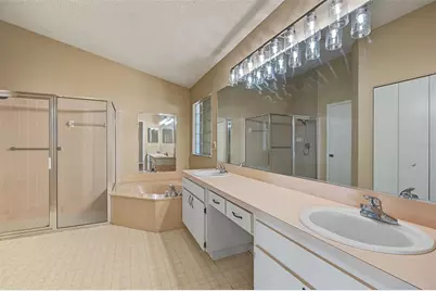 2113 Sterling Glen Court, Sun City Center, FL 33573 - Photo 37