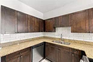 2005 E North Bay St, Tampa, FL 33610 - Photo 7