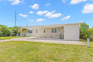 7004 Americana Dr NE, Saint Petersburg, FL 33702 - Photo 3