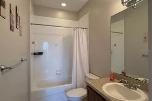 8323 King Blossom Ct, Tampa, FL 33615 - Photo 29
