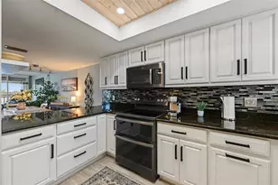9901 1st St E, Treasure Island, FL 33706 - Photo 15