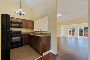1065 28th Ave S, Saint Petersburg, FL 33705 - Photo 15