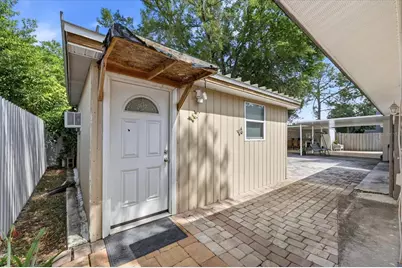8331 W Pocahontas Avenue, Tampa, FL 33615 - Photo 31