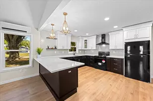 6948 Dartmouth Ave N, Saint Petersburg, FL 33710 - Photo 13