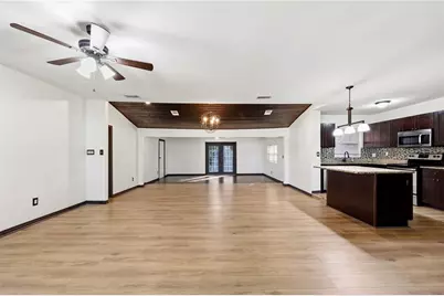 8009 Cardinal Drive, Tampa, FL 33617 - Photo 5