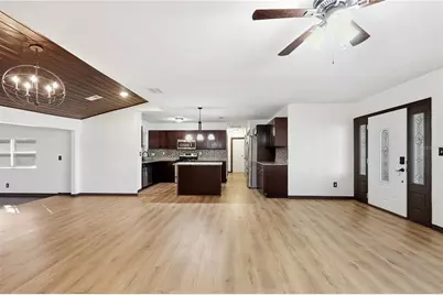 8009 Cardinal Drive, Tampa, FL 33617 - Photo 7