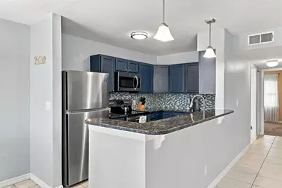8039 Garden Drive #204, Seminole, FL 33777 - Photo 13