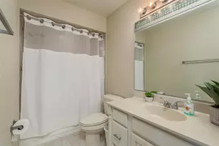 10429 La Mirage Ct, Tampa, FL 33615 - Photo 27