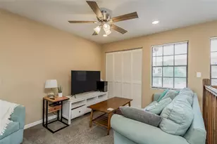 10429 La Mirage Ct, Tampa, FL 33615 - Photo 25