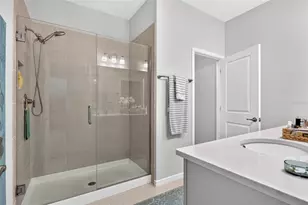 11211 Beach Walk Wy NE, Saint Petersburg, FL 33716 - Photo 29