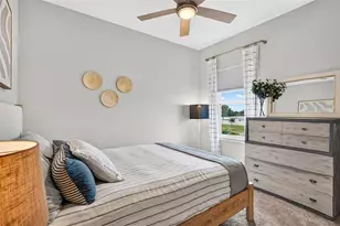 11211 Beach Walk Wy NE, Saint Petersburg, FL 33716 - Photo 21