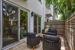 349 7th St S, Saint Petersburg, FL 33701 - Photo 19
