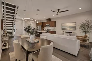 349 7th St S, Saint Petersburg, FL 33701 - Photo 7