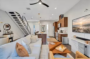 349 7th St S, Saint Petersburg, FL 33701 - Photo 17