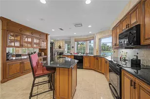 1334 Fallsmeade Ct, Oldsmar, FL 34677 - Photo 9
