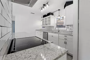 3900 50th St N, Saint Petersburg, FL 33709 - Photo 9