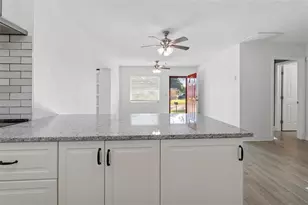 3900 50th St N, Saint Petersburg, FL 33709 - Photo 7