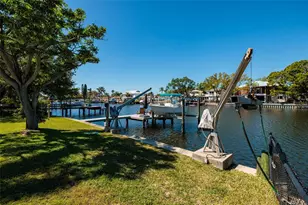 9298 Sun Isle Dr NE, Saint Petersburg, FL 33702 - Photo 21