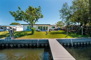 9298 Sun Isle Dr NE, Saint Petersburg, FL 33702 - Photo 17