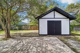 715 Papaya Dr, Tampa, FL 33619 - Photo 37