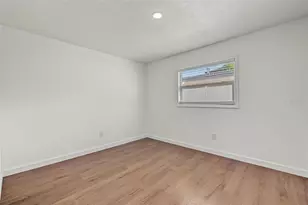 1834 New Hampshire Ave NE, Saint Petersburg, FL 33703 - Photo 15