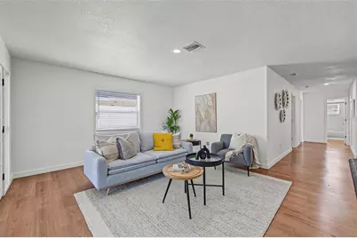 1834 New Hampshire Avenue NE, Saint Petersburg, FL 33703 - Photo 7