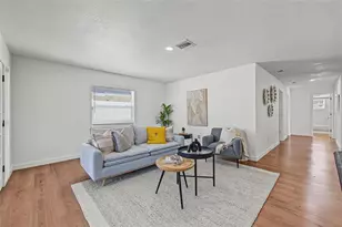 1834 New Hampshire Ave NE, Saint Petersburg, FL 33703 - Photo 7