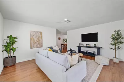 1834 New Hampshire Avenue NE, Saint Petersburg, FL 33703 - Photo 9